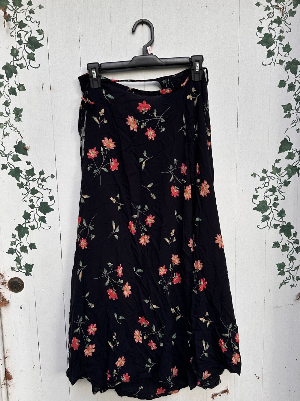 90s-Y2K Cottage Core Flowy Wrap Skirt - Black Floral Maxi by Bass